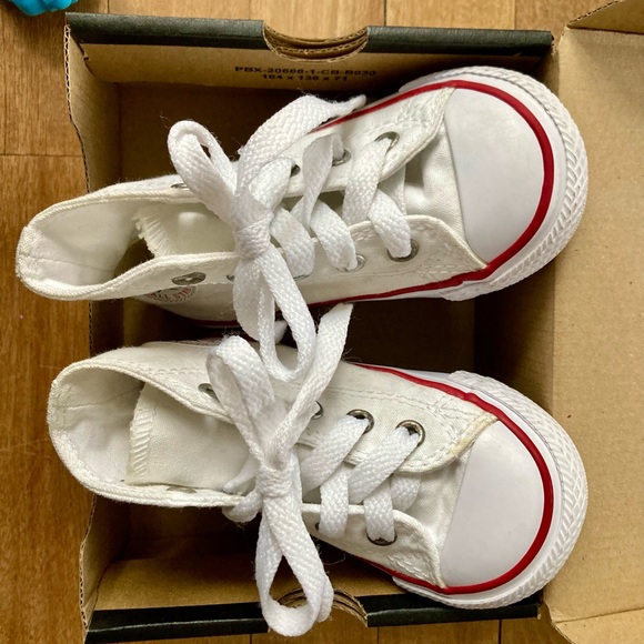 SOLD Baby converse size 5 - Picture 2 of 6